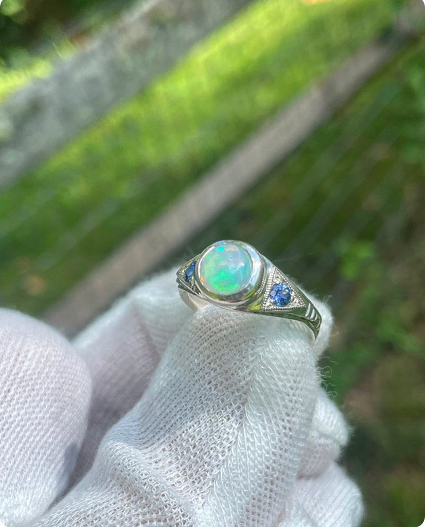 3rd eye ring Opal series// sapphire