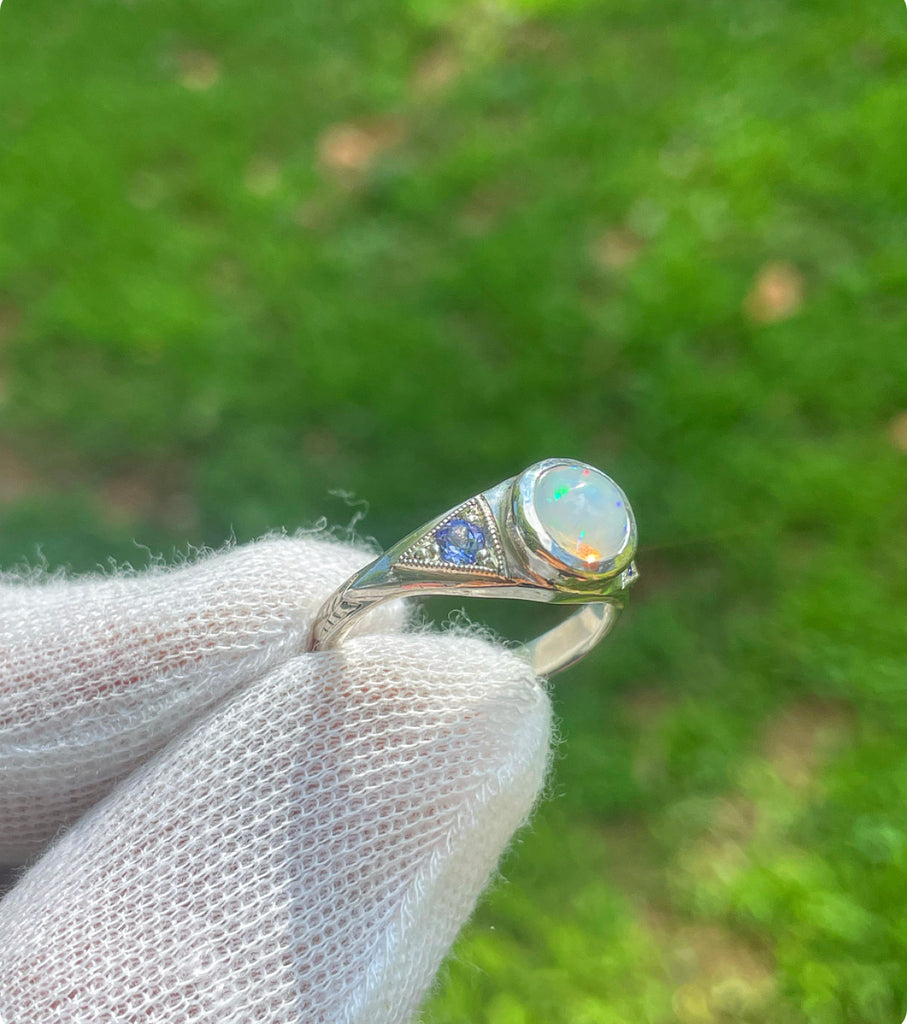 3rd eye ring Opal series // tanzanite